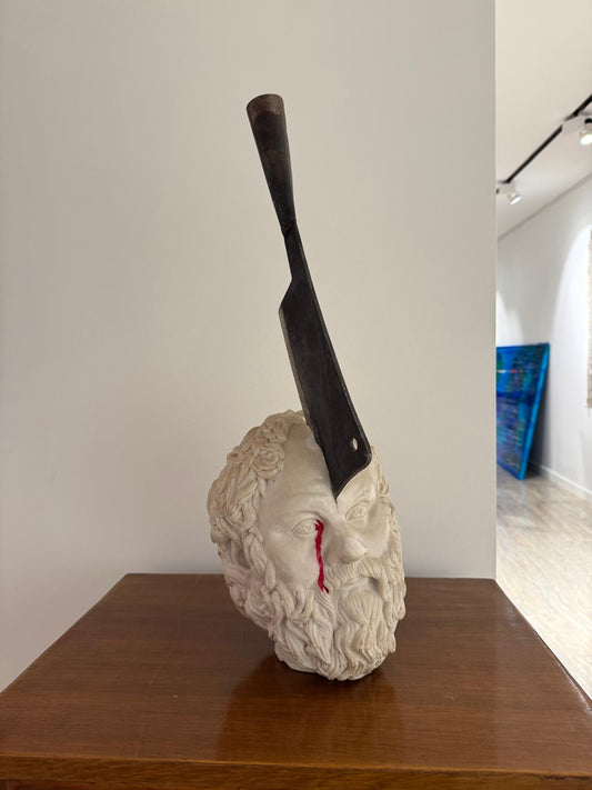 Fikri İfade Özgürlüğü, 2020. Polimer ve metal. 22 x 22 x 45cm.