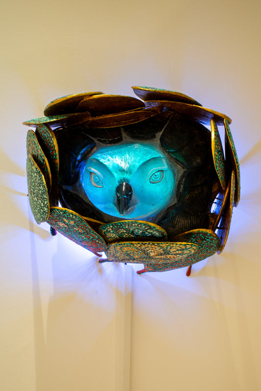 YUVADAN ÇIKIŞ   2026 30x33x27 cm   ahşap,cam yontu,ışık