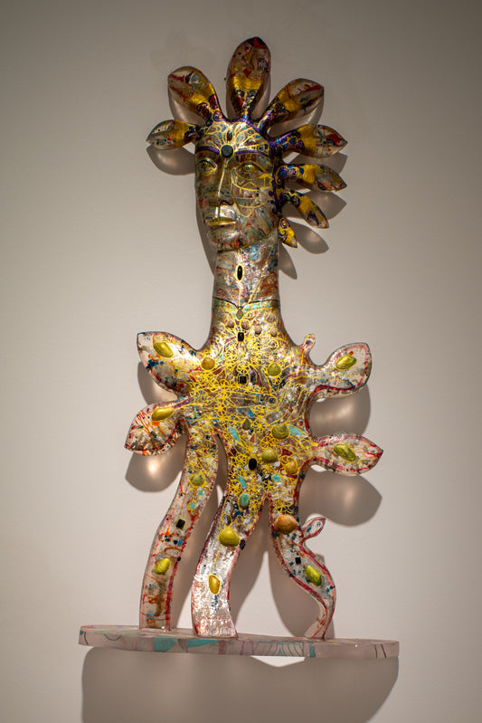 ÇİÇEK ÇOCUK  2019 95x50x15 cm   pleksiglas, yarı değerli taşlar, deniz kabuğu, boya