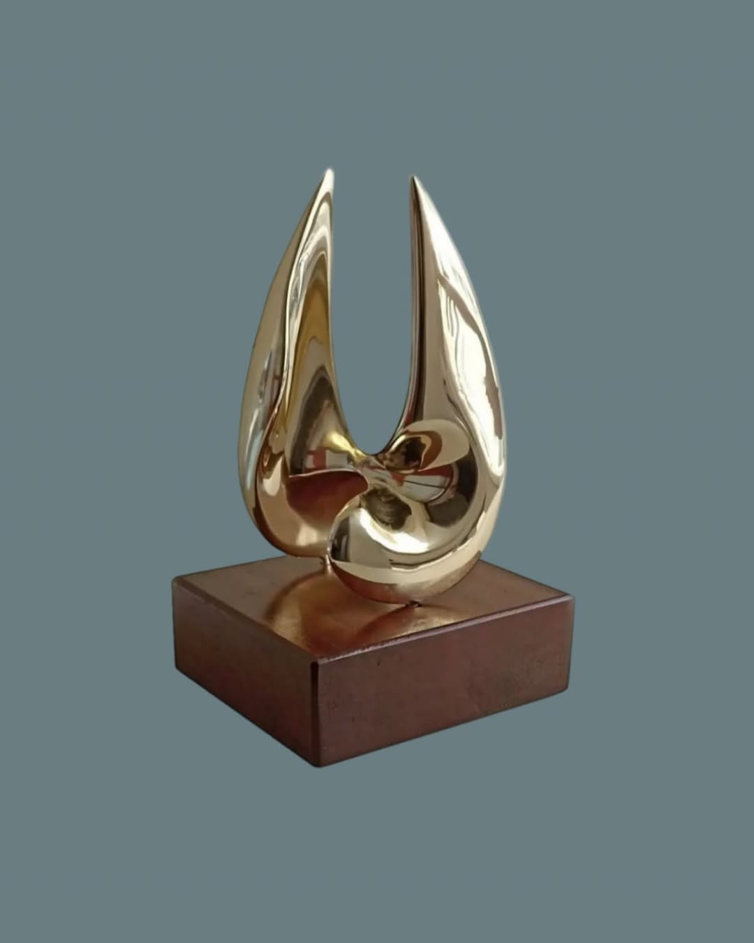 Ali Ghahari - Transitive Dimensions - 30 x 18 x 18cm - Bronz