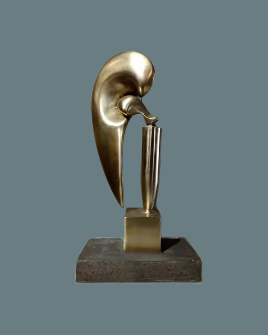 Ali Ghahari - “Bashful Oscar” 27 x 11 x 5cm - Bronz 2023